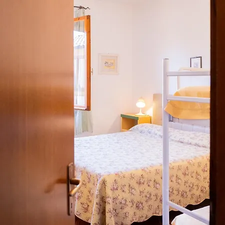 Welcomely - Fronte Mare Apartment Tirrenia