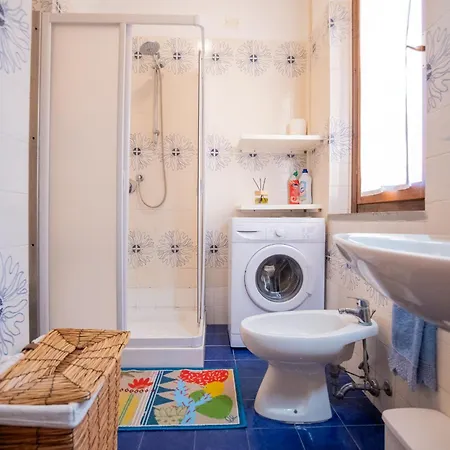 Welcomely - Fronte Mare Apartment Tirrenia